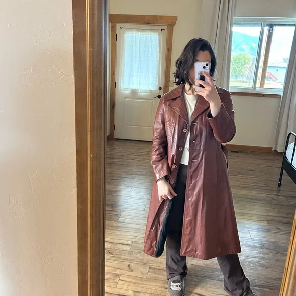 Vintage Genuine Leather Trench Coat — Brown (Fits Like Size 6) - Picture 7 of 8